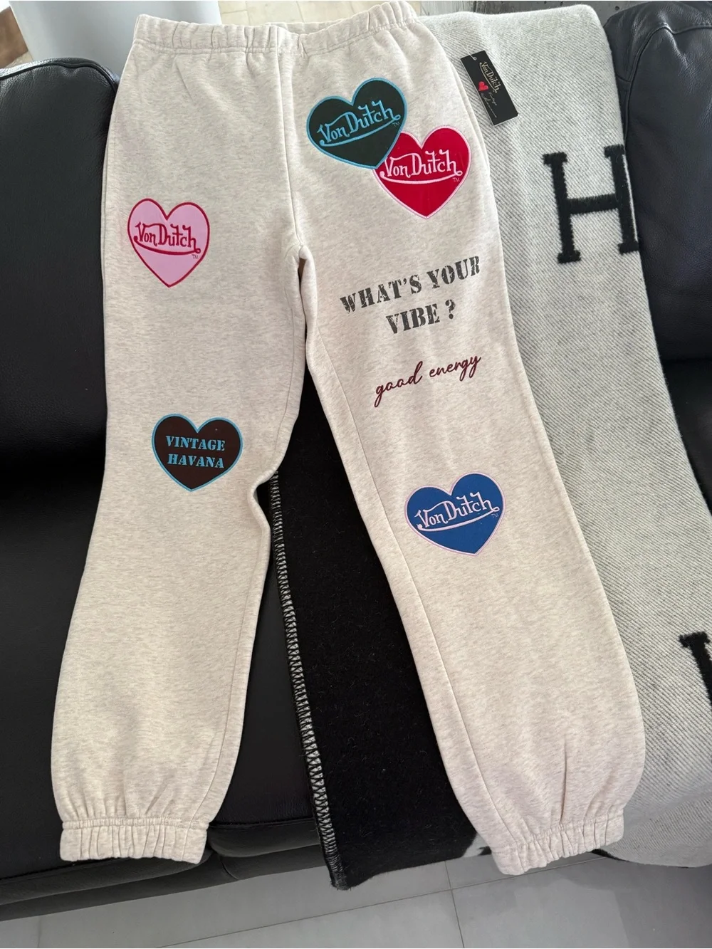 VON DUTCH Vintage Havana Cream Sweatpants with Red & Blue Heart Graphics